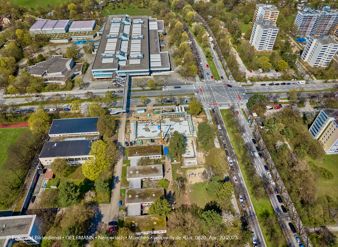 21.04.2023 - Luft- und Ebenenfotos vom Haus für Kinder in der Quiddestraße in Neuperlach